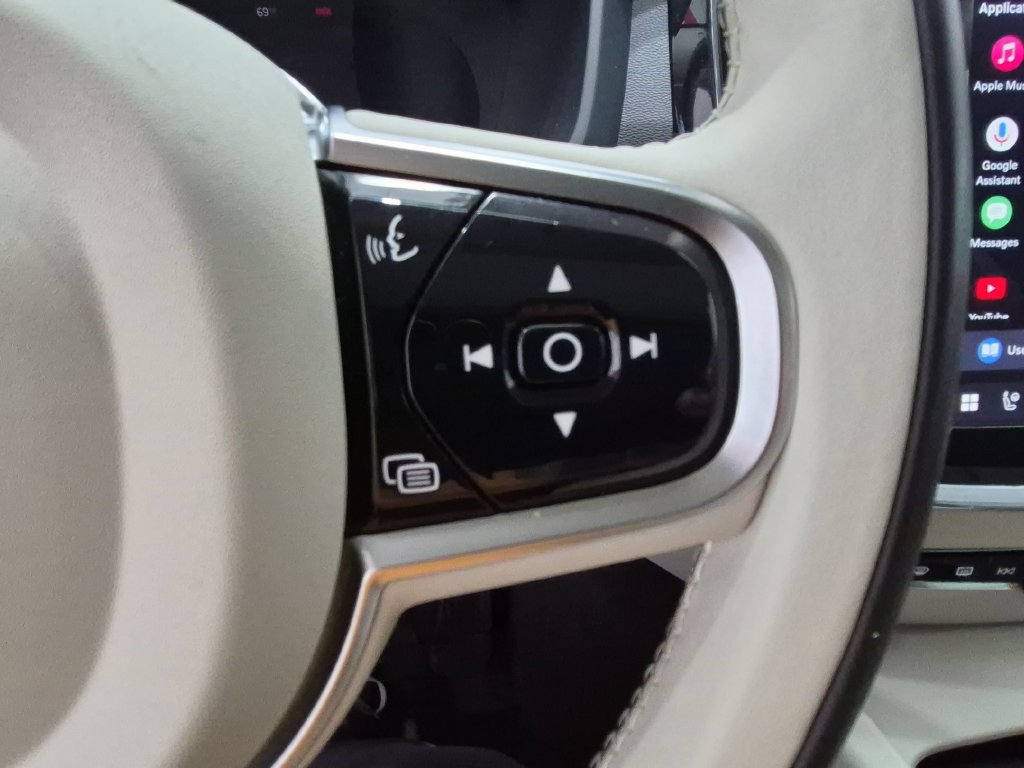 Used 2025 Volvo V60 B5 Cross Country Plus AWD/4WD image 19