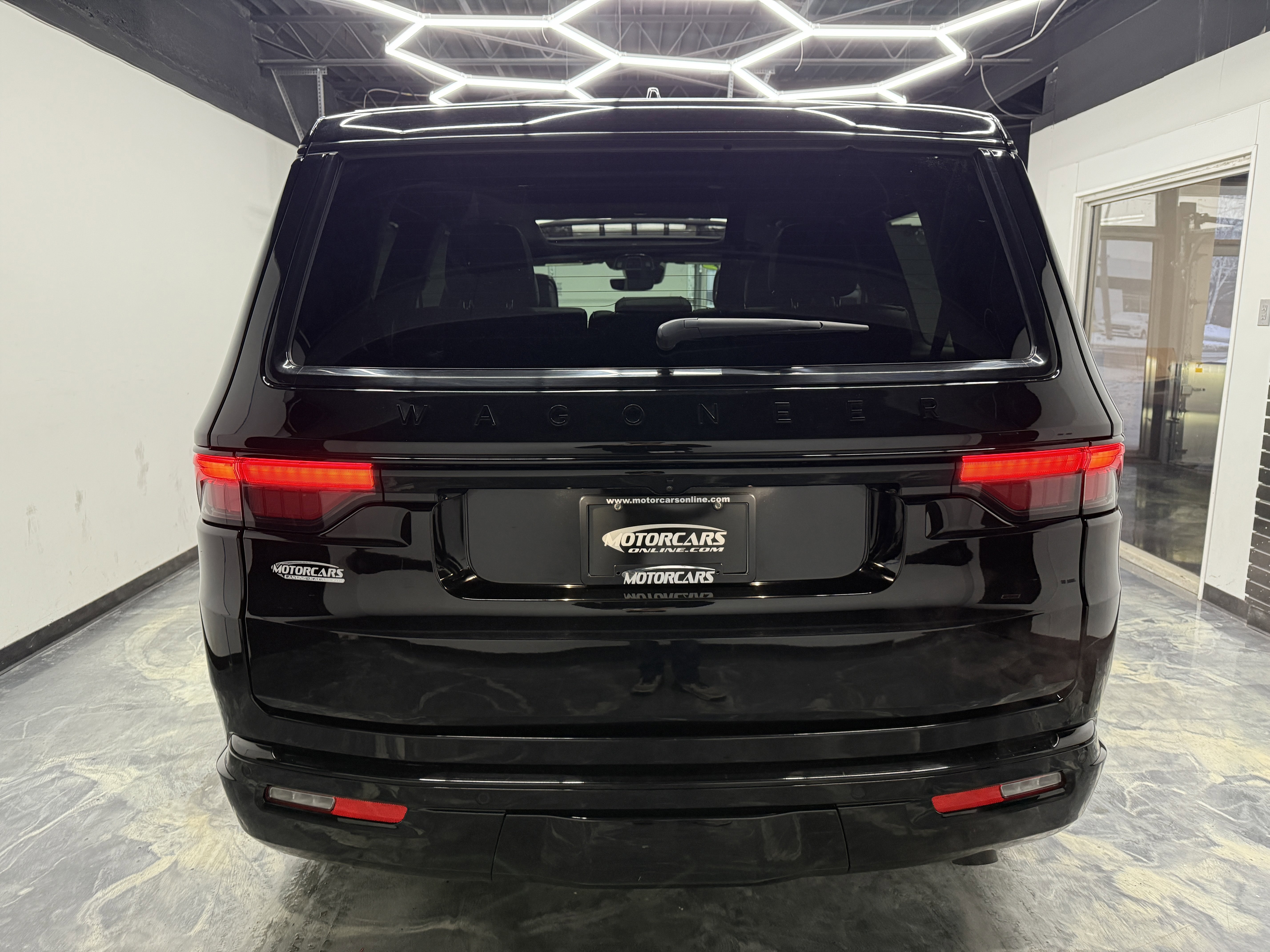 Used 2024 Jeep Wagoneer Series II image 4