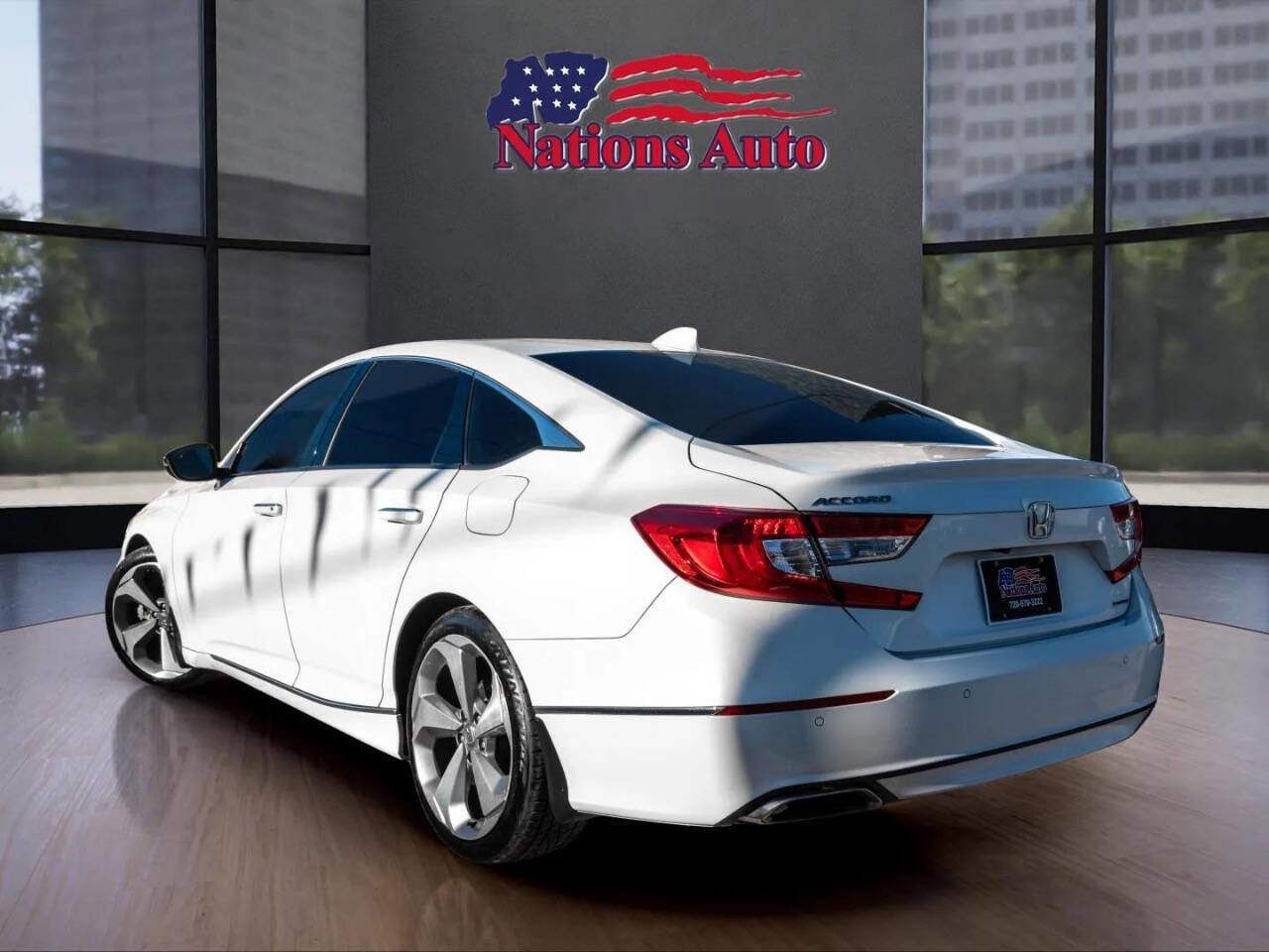 Used 2018 Honda Accord Touring image 3