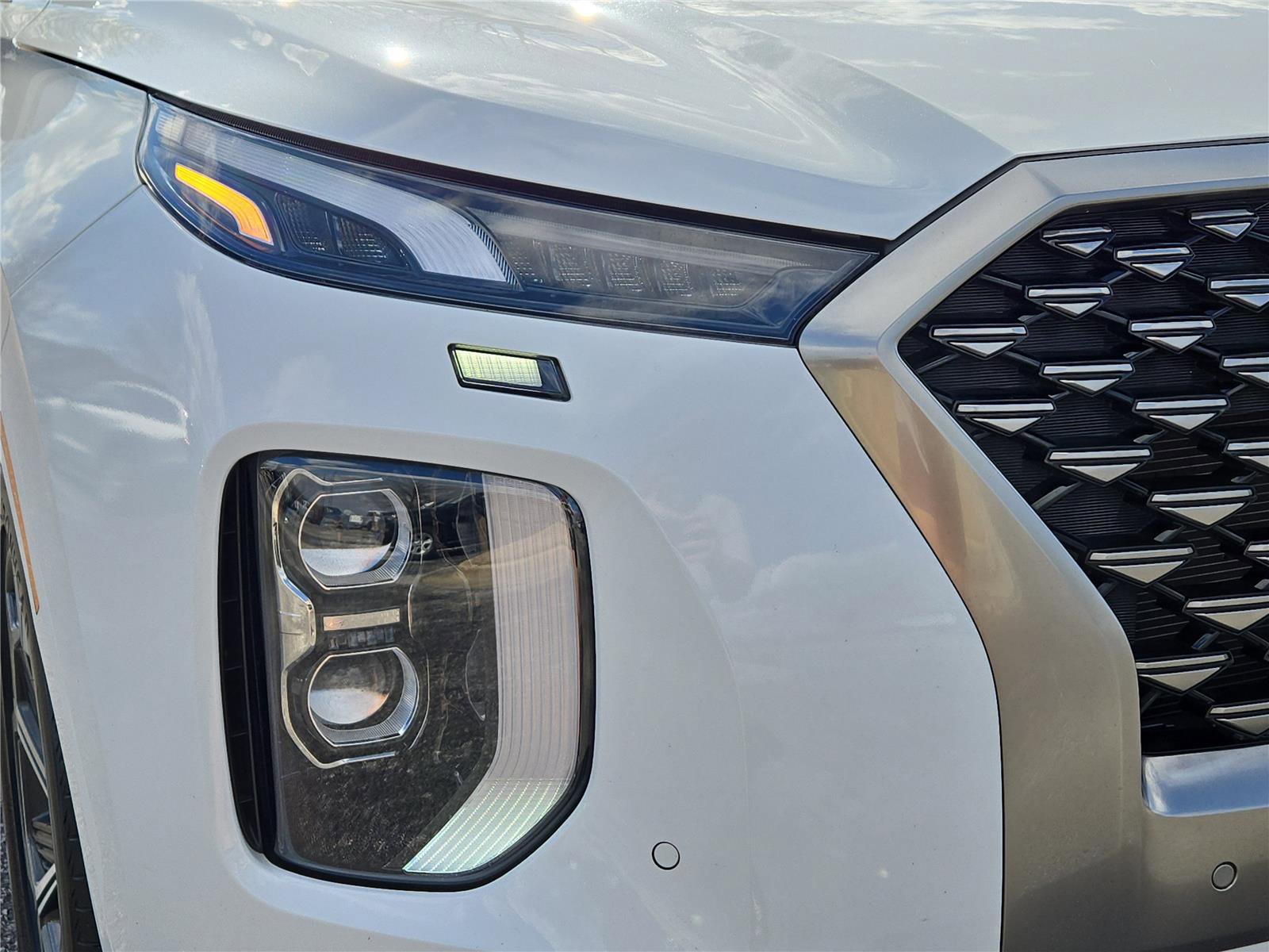 Used 2022 Hyundai Palisade Calligraphy image 3