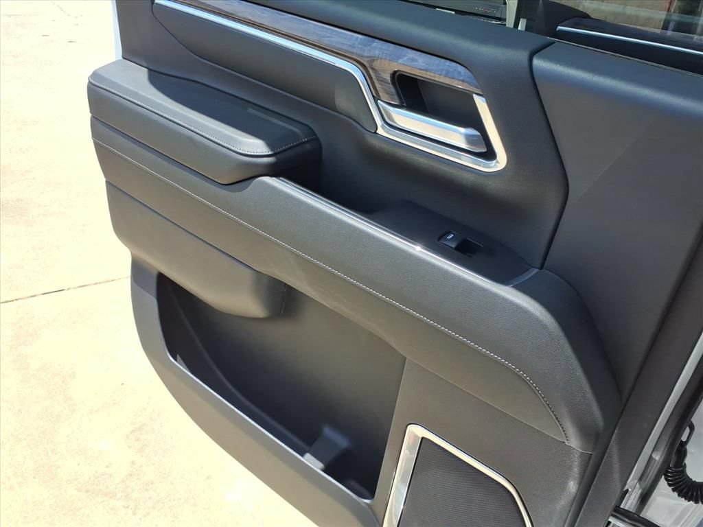 Used 2024 Chevrolet Silverado 2500 LTZ w/ LTZ Premium Package AWD/4WD image 22
