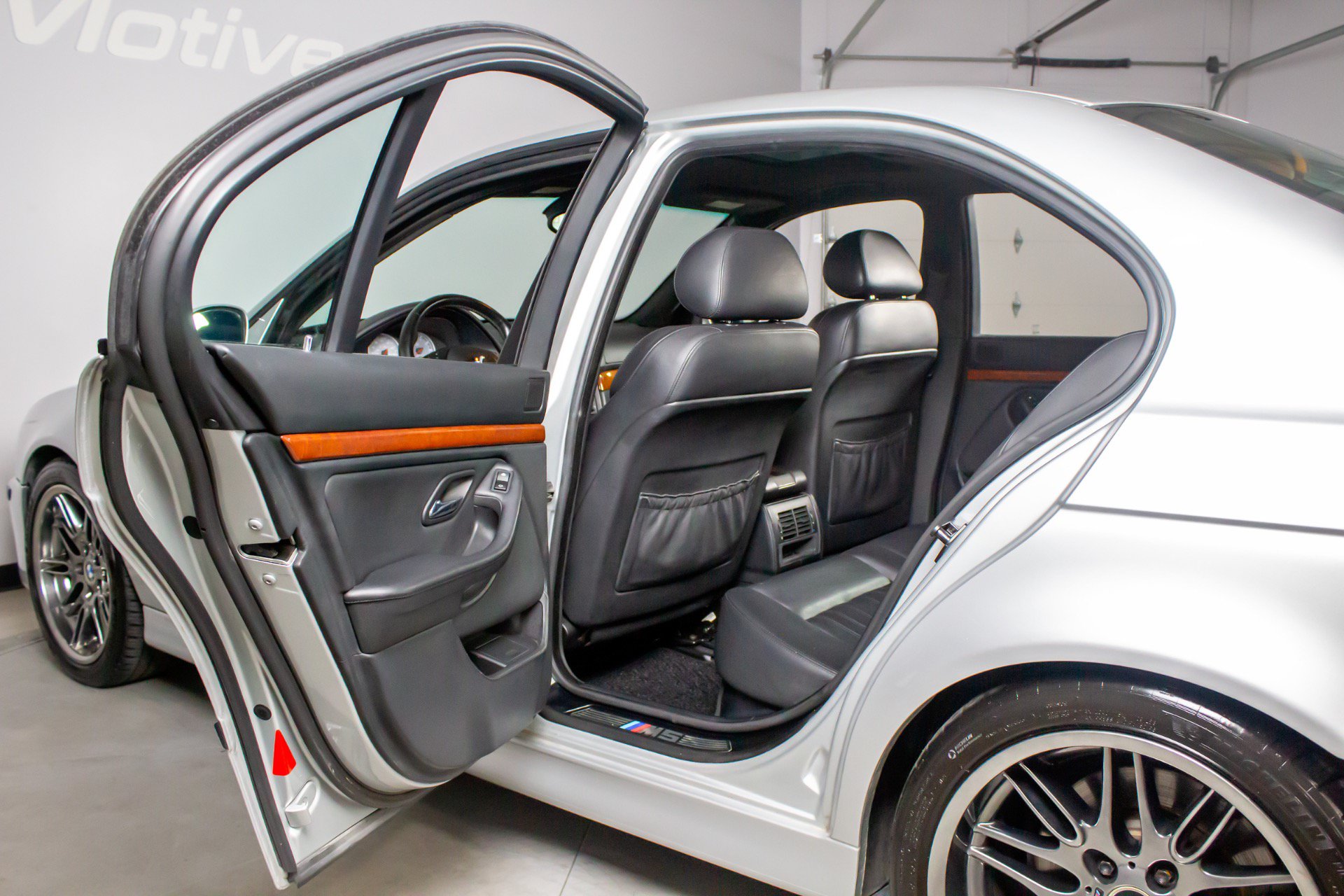 Used 2002 BMW M5 RWD image 23