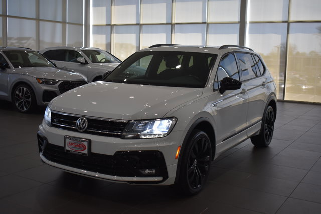 Used 2021 Volkswagen Tiguan SE R-Line AWD/4WD image 6