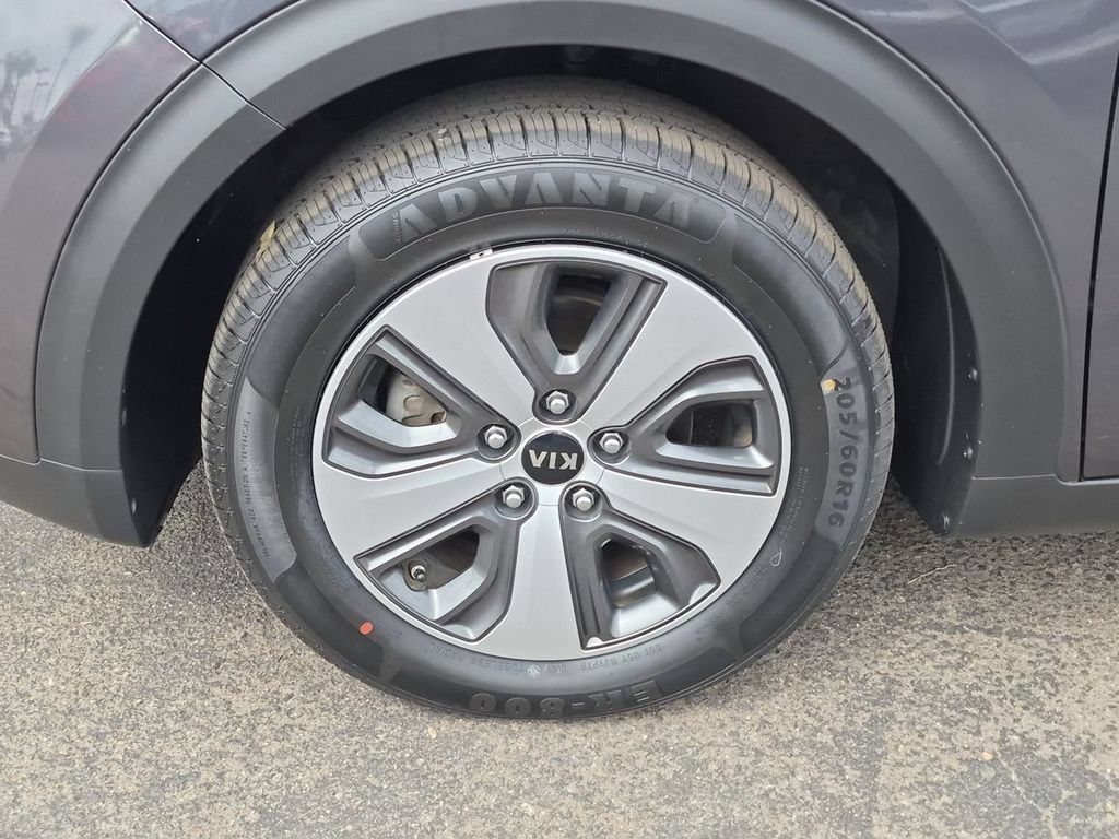 Used 2018 Kia Niro EX Premium FWD image 33