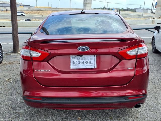 Used 2016 Ford Fusion SE FWD image 5
