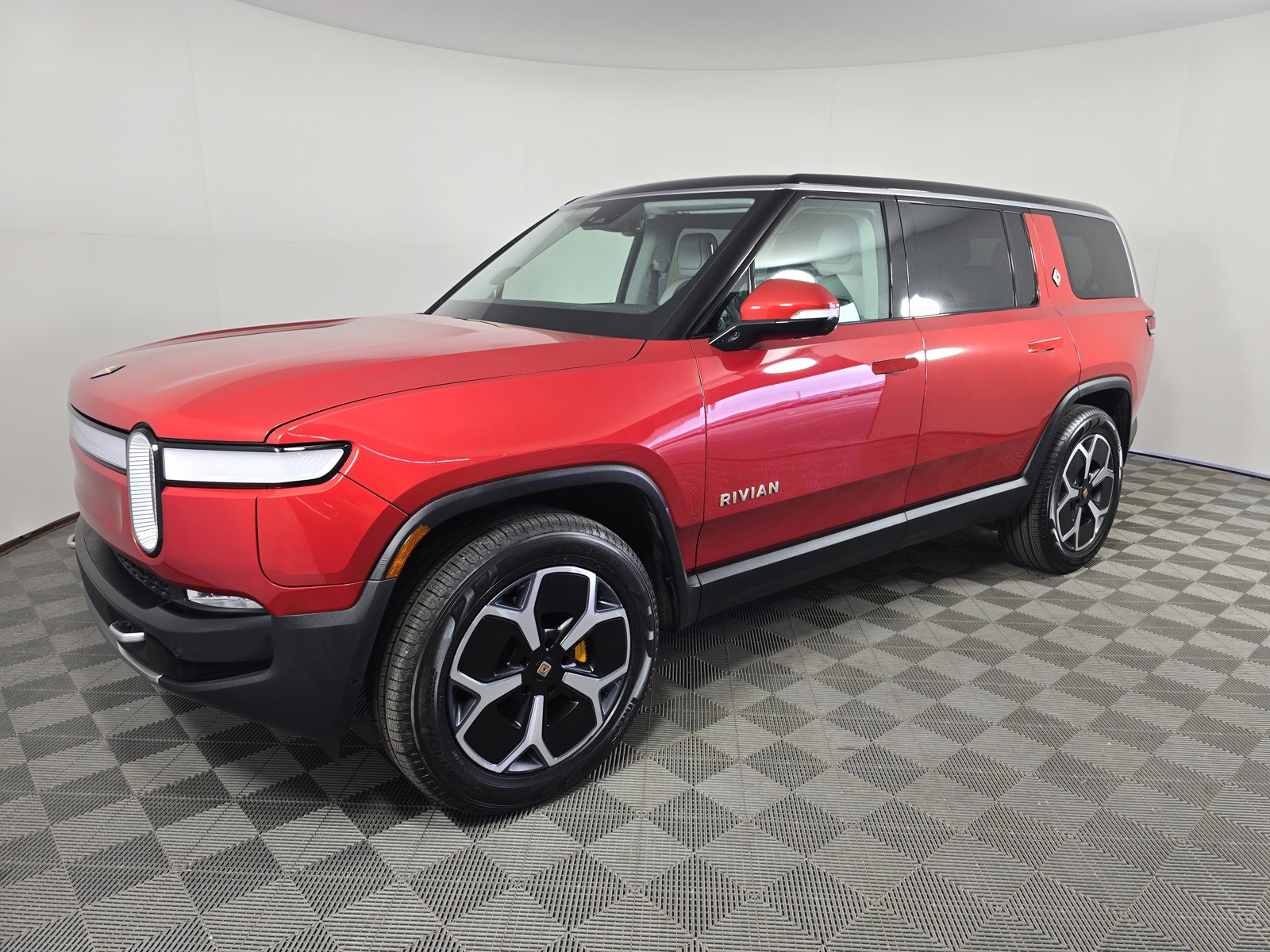 Used 2024 Rivian R1S Adventure