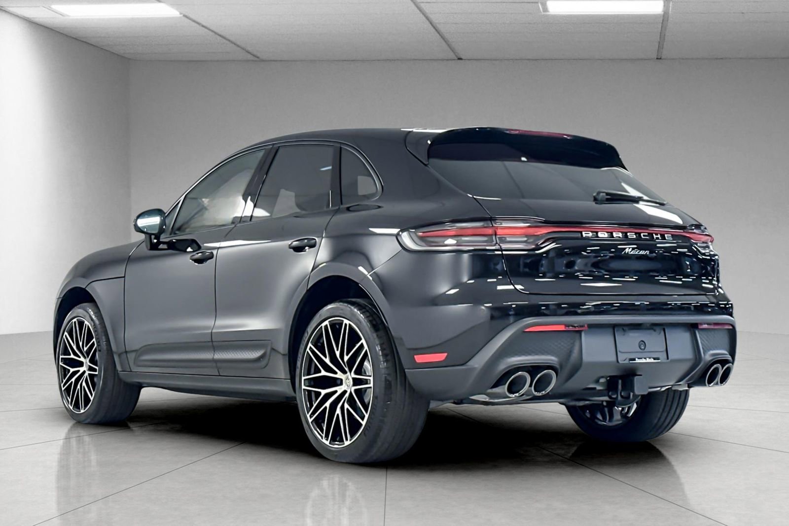 New 2025 Porsche Macan image 3