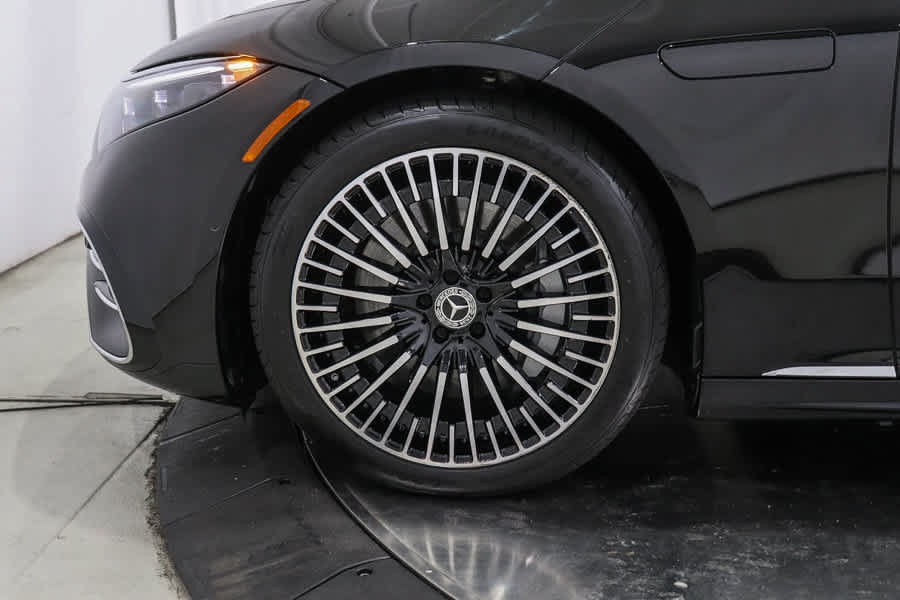 Used 2023 Mercedes-Benz EQS 580 4MATIC Sedan image 11
