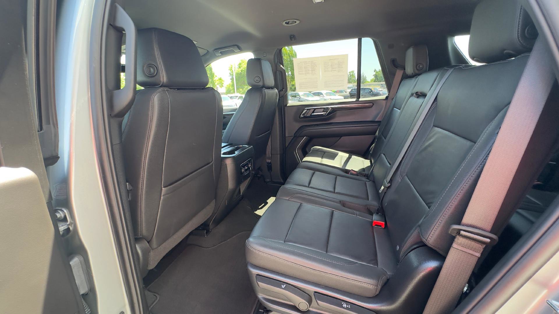 Used 2025 Chevrolet Tahoe LT AWD/4WD image 9