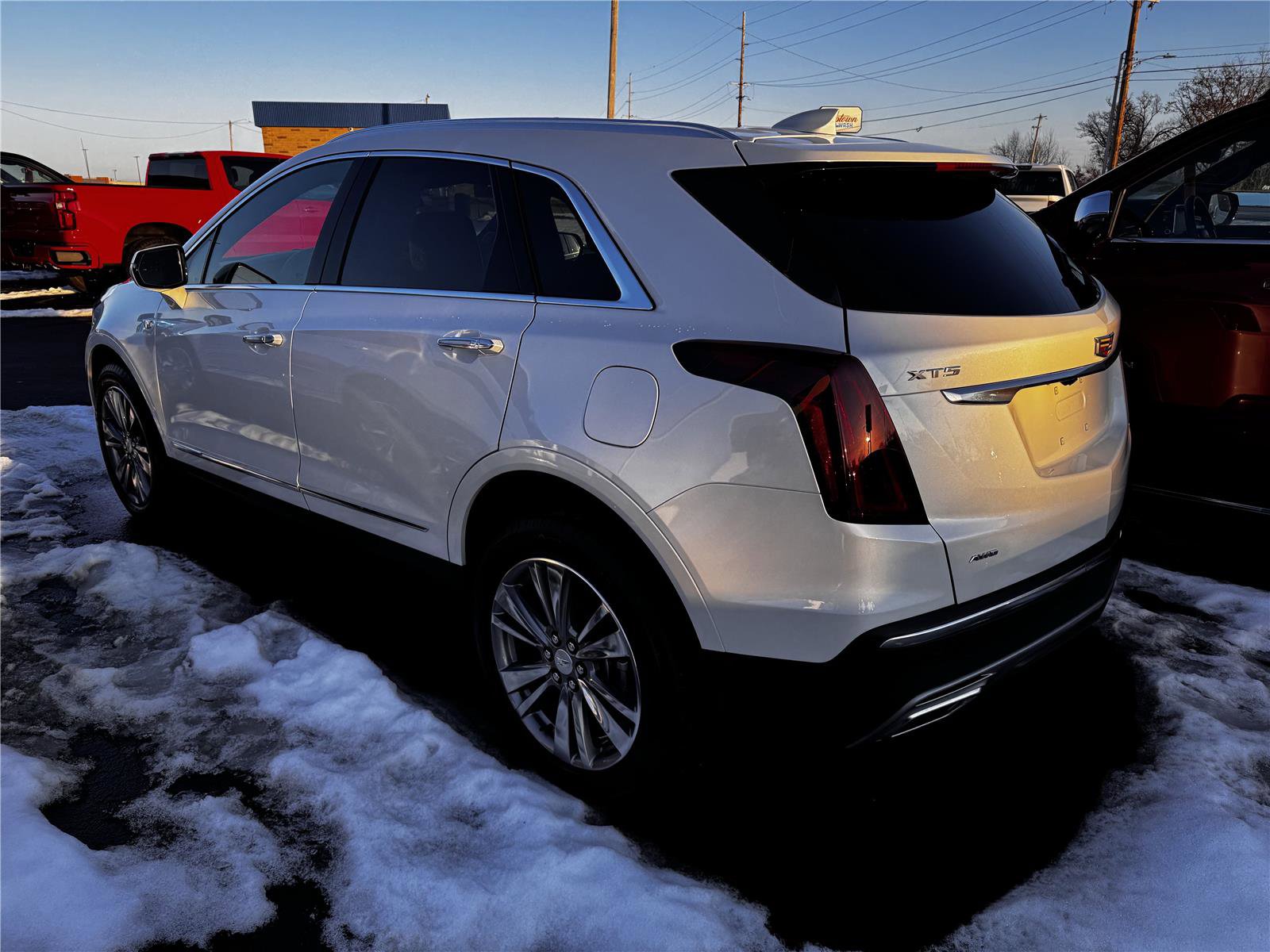 Used 2025 Cadillac XT5 Premium Luxury image 3