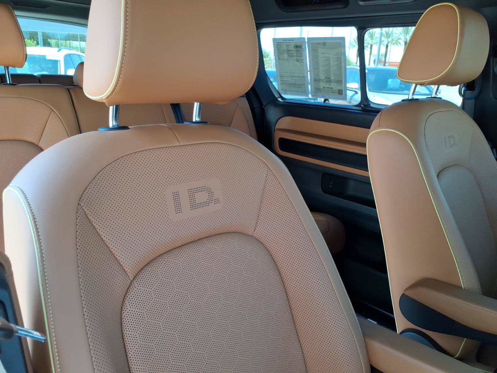 Certified 2025 Volkswagen ID. Buzz Pro S RWD image 13