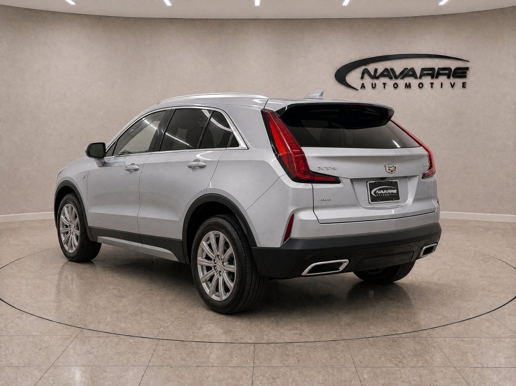 Used 2025 Cadillac XT4 Premium Luxury FWD image 5