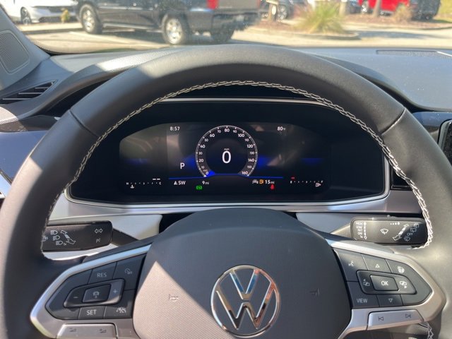 New 2025 Volkswagen Taos SE image 18