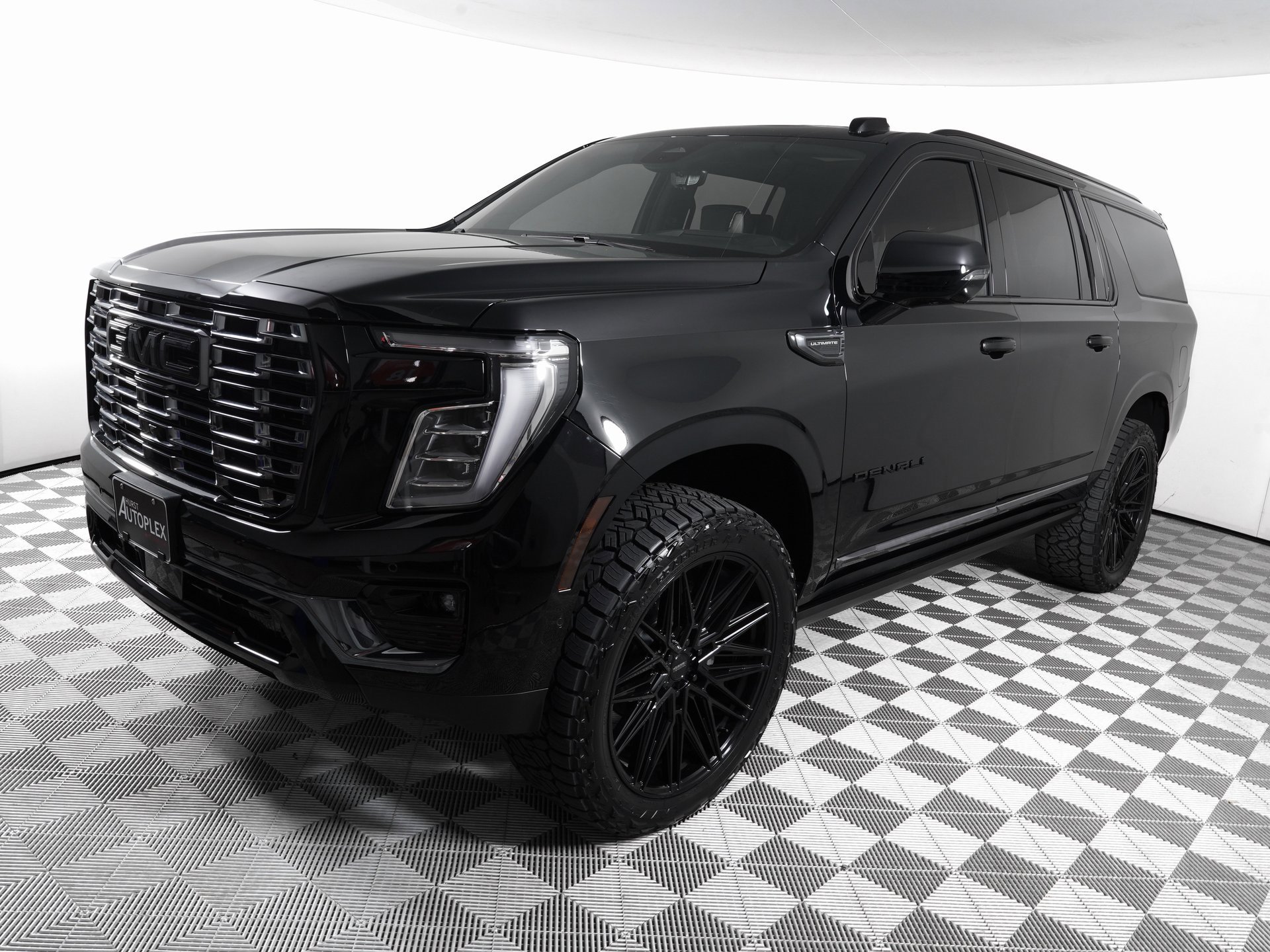 Used 2025 GMC Yukon XL Denali Ultimate image 9