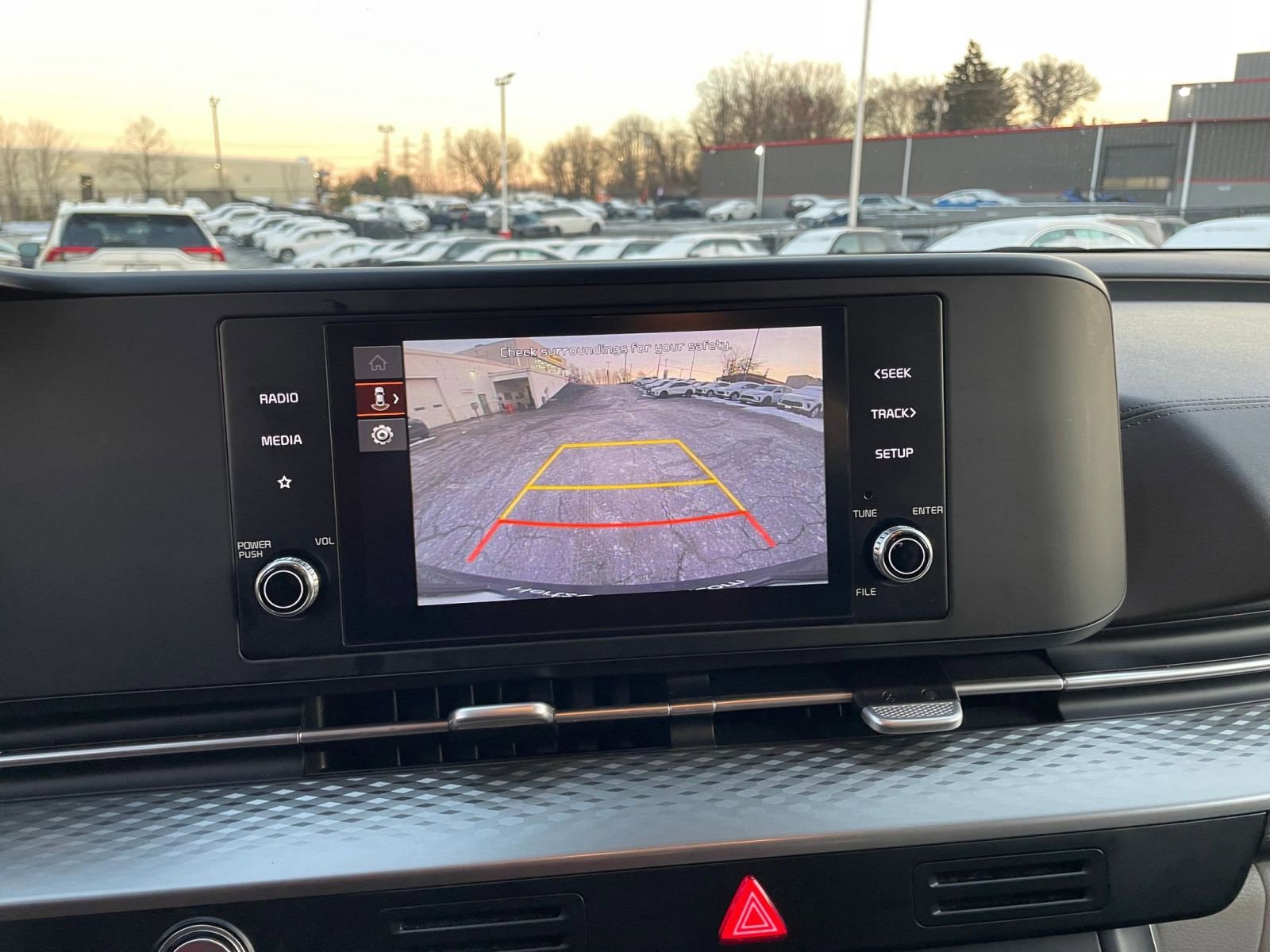 Used 2023 Kia Carnival LX image 18