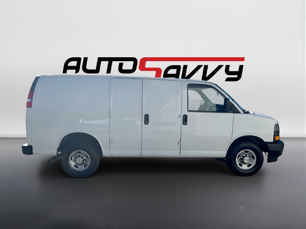 Used 2024 Chevrolet Express 2500 w/ Driver Convenience Package RWD image 8