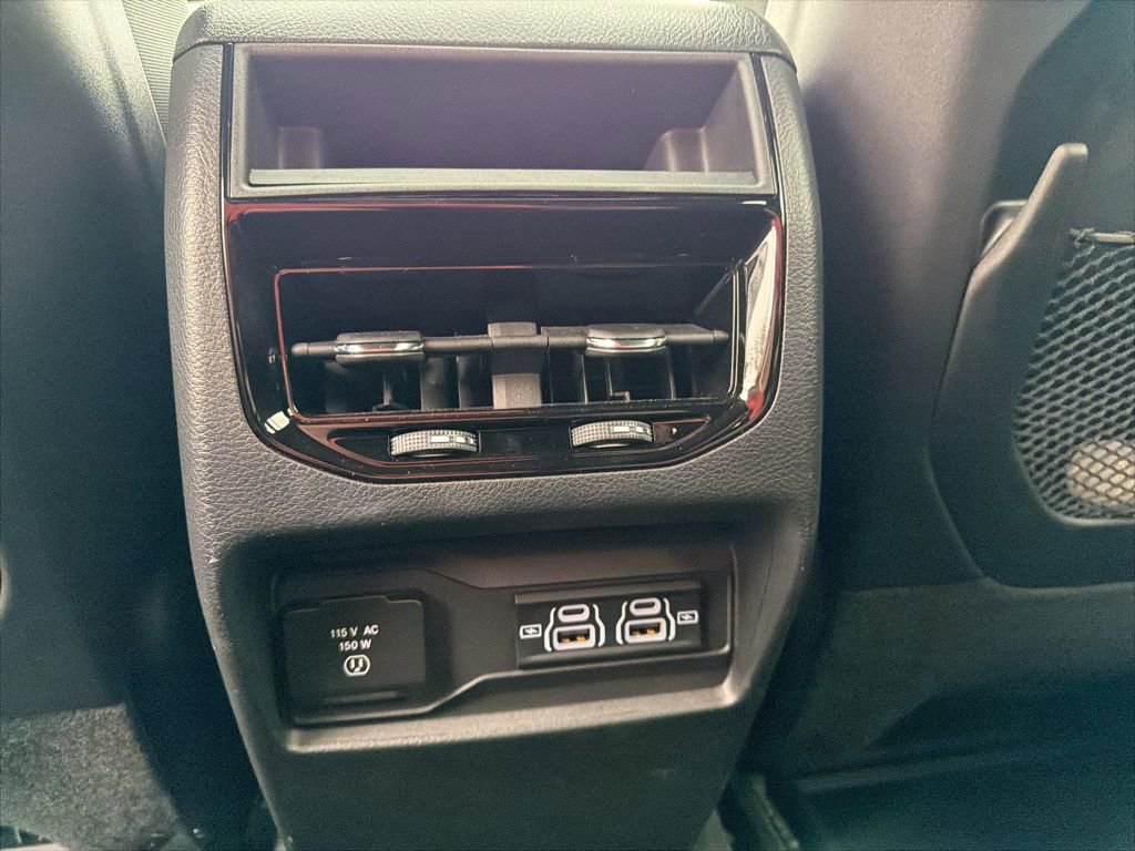 Certified 2024 Jeep Grand Cherokee Altitude image 12