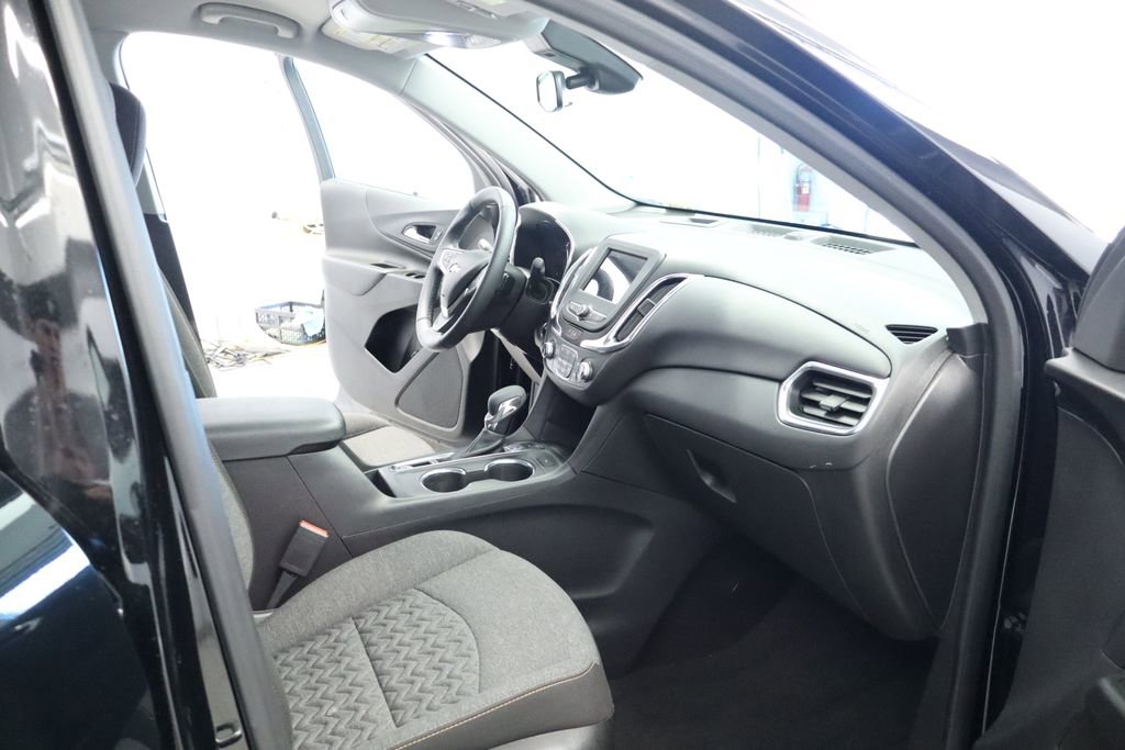 Used 2023 Chevrolet Equinox LT w/ Driver Convenience Package AWD/4WD image 24
