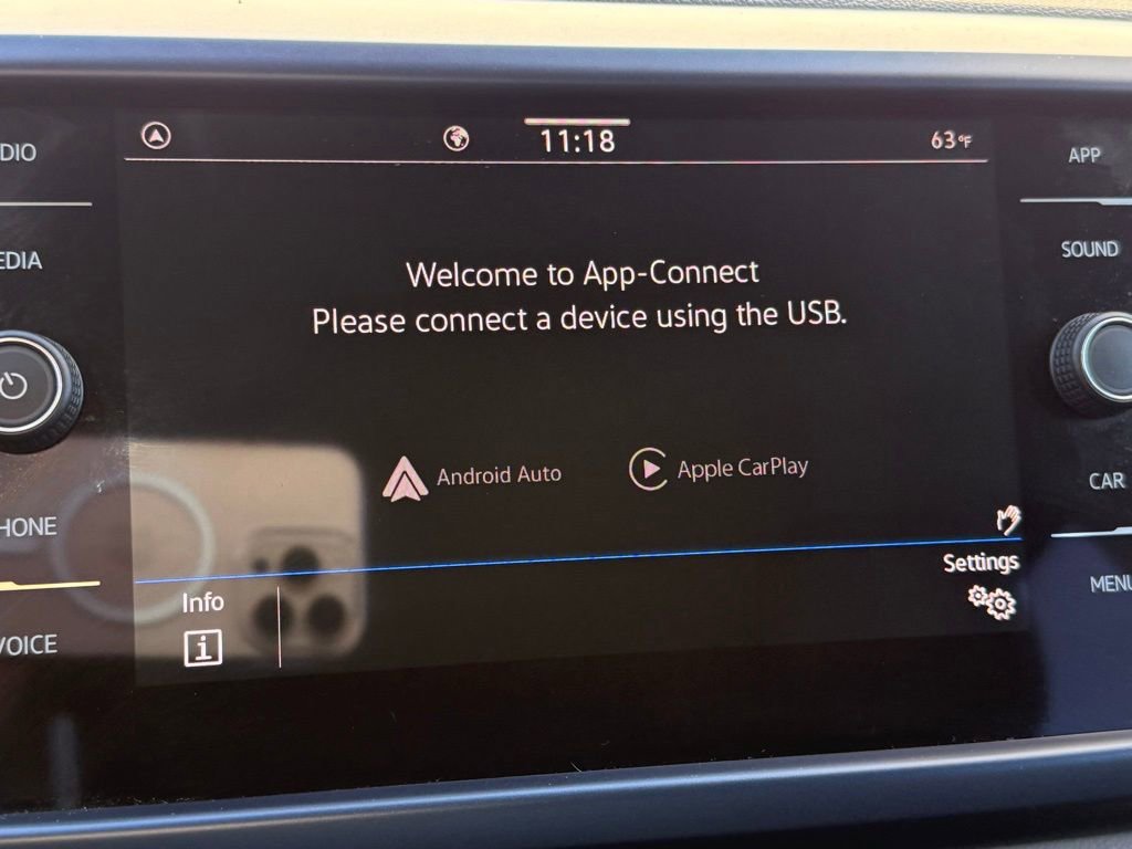 Certified 2024 Volkswagen Taos SE w/ MDO Package FWD image 13