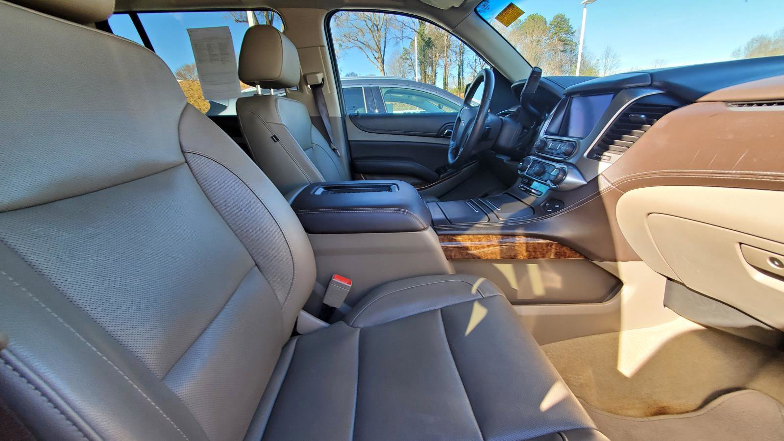 Used 2017 Chevrolet Suburban Premier image 4