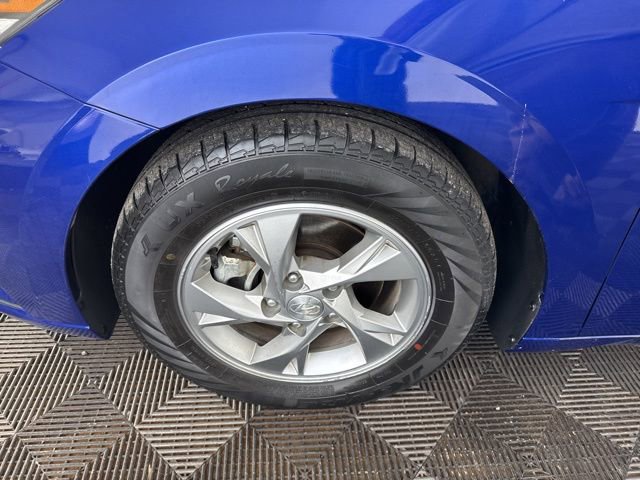 Used 2021 Hyundai Elantra SE image 29