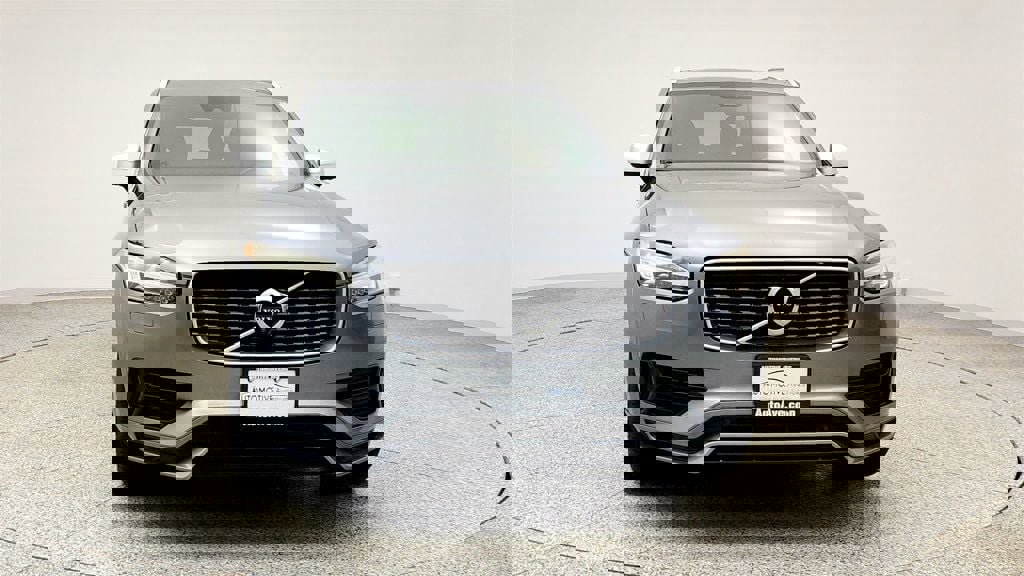 Used 2017 Volvo XC90 T8 R-Design w/ Vision Package image 2