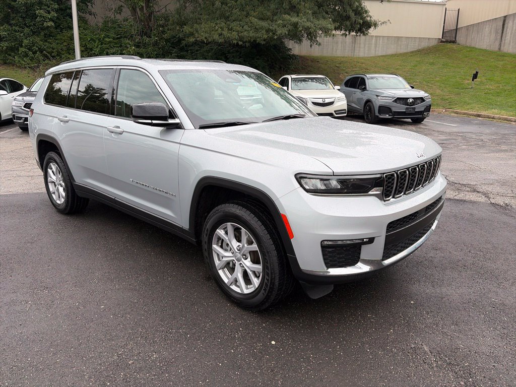 Used 2022 Jeep Grand Cherokee L Limited AWD/4WD image 3