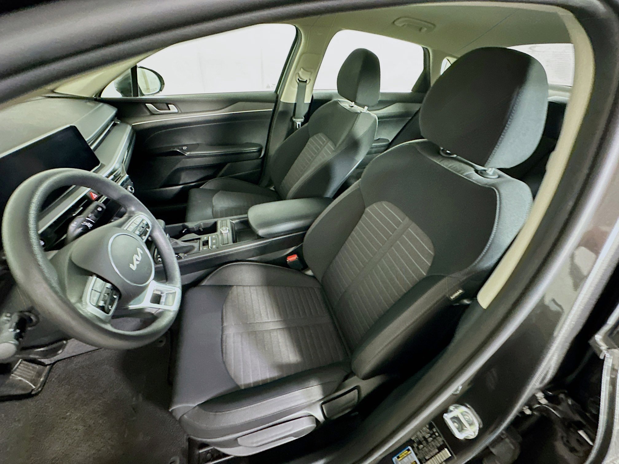 Used 2025 Kia K5 LXS image 13