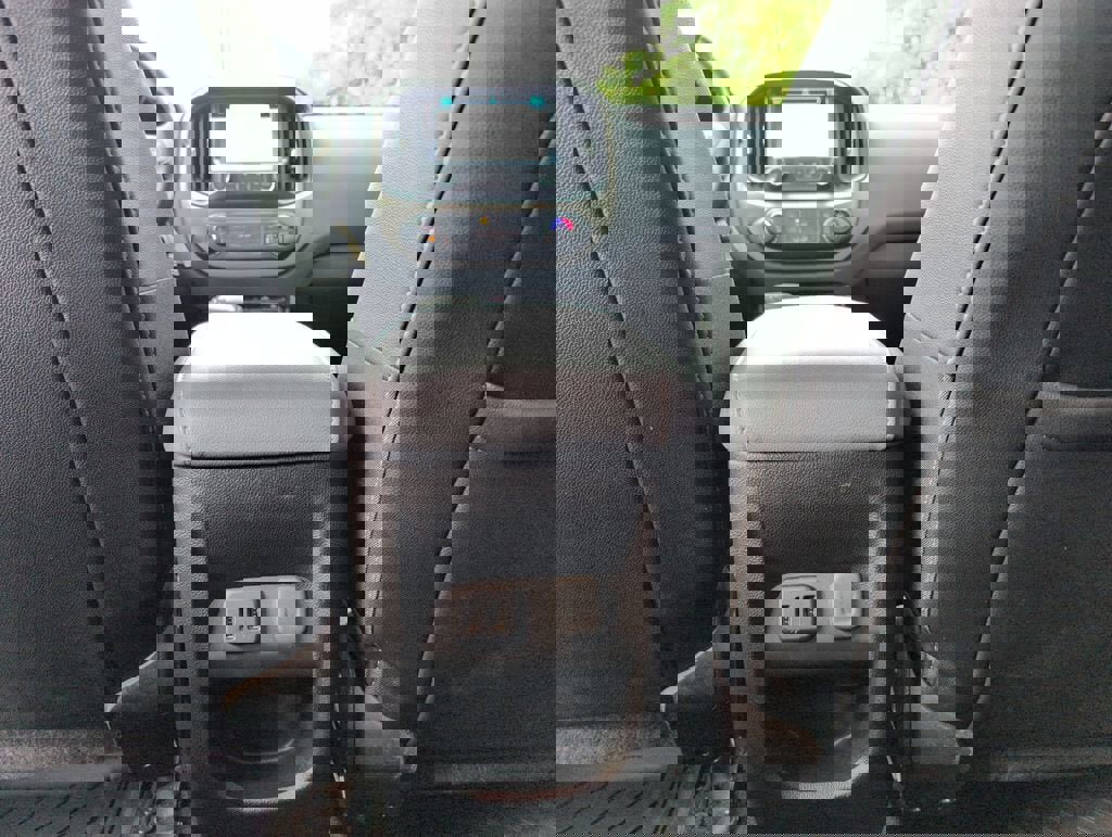 Used 2018 Chevrolet Colorado Z71 image 30