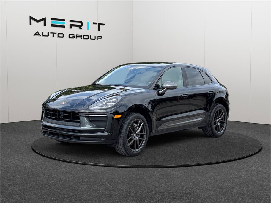 Used 2023 Porsche Macan Turbo image 4