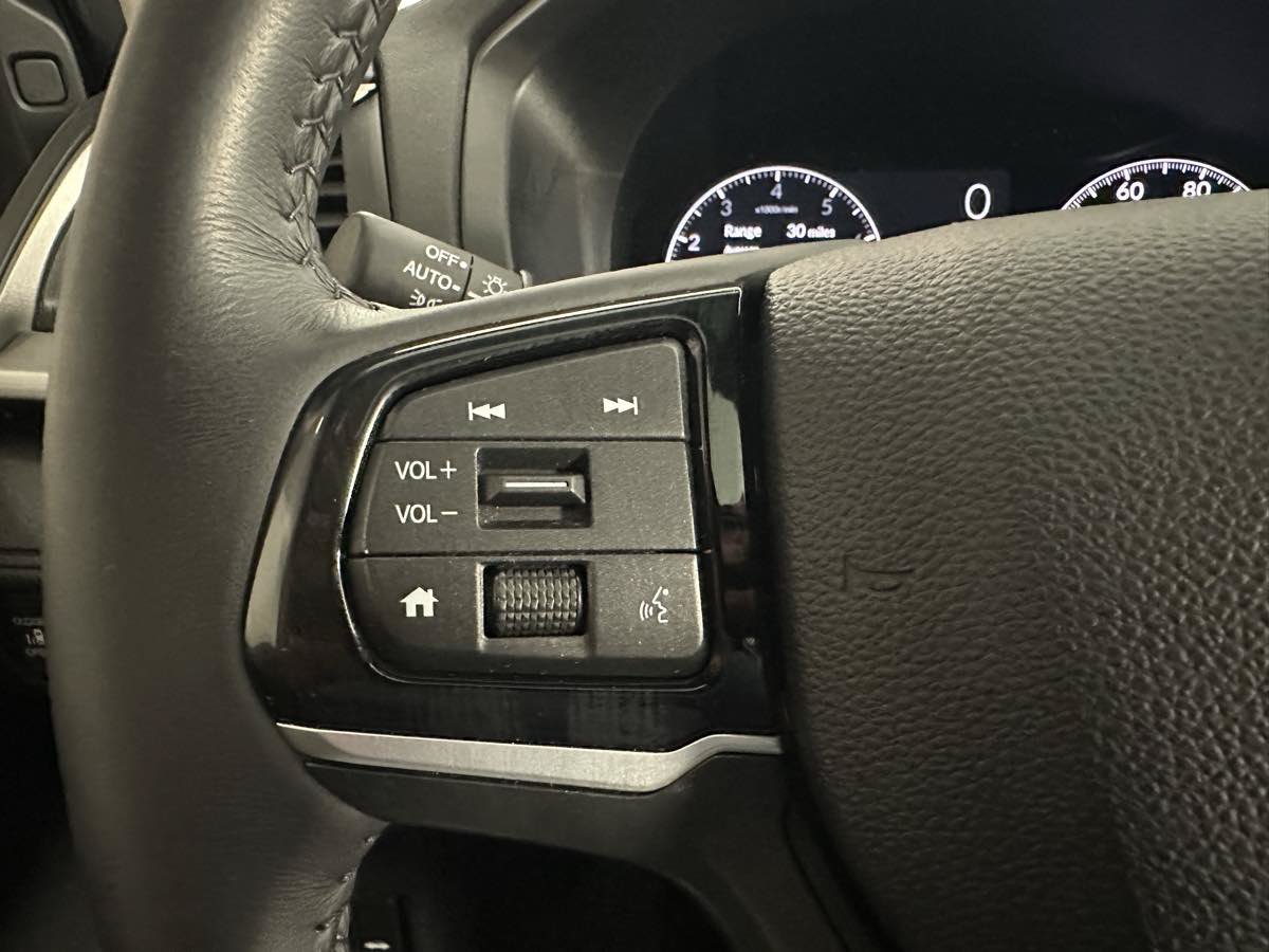 Used 2025 Honda Odyssey EX-L image 32