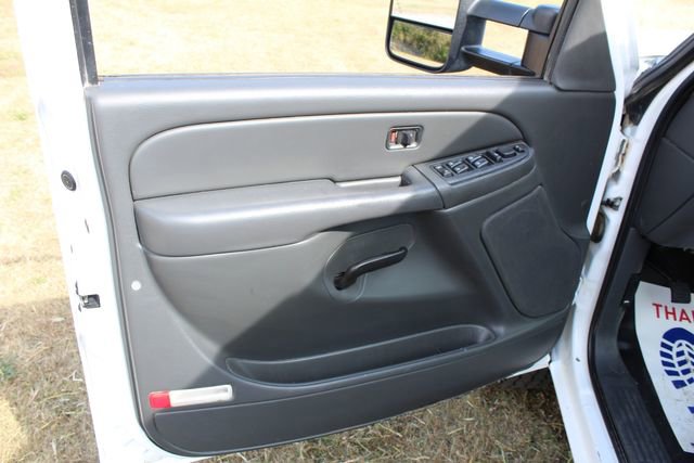 Used 2006 Chevrolet Silverado 2500 W/T w/ Heavy-Duty Power Package image 15