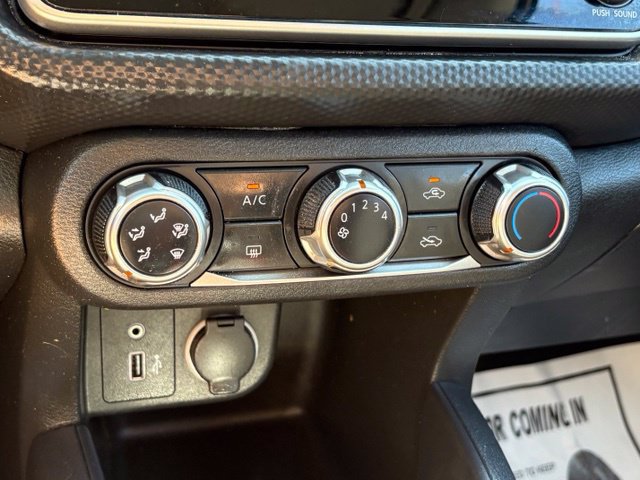 Used 2021 Nissan Kicks S FWD image 17