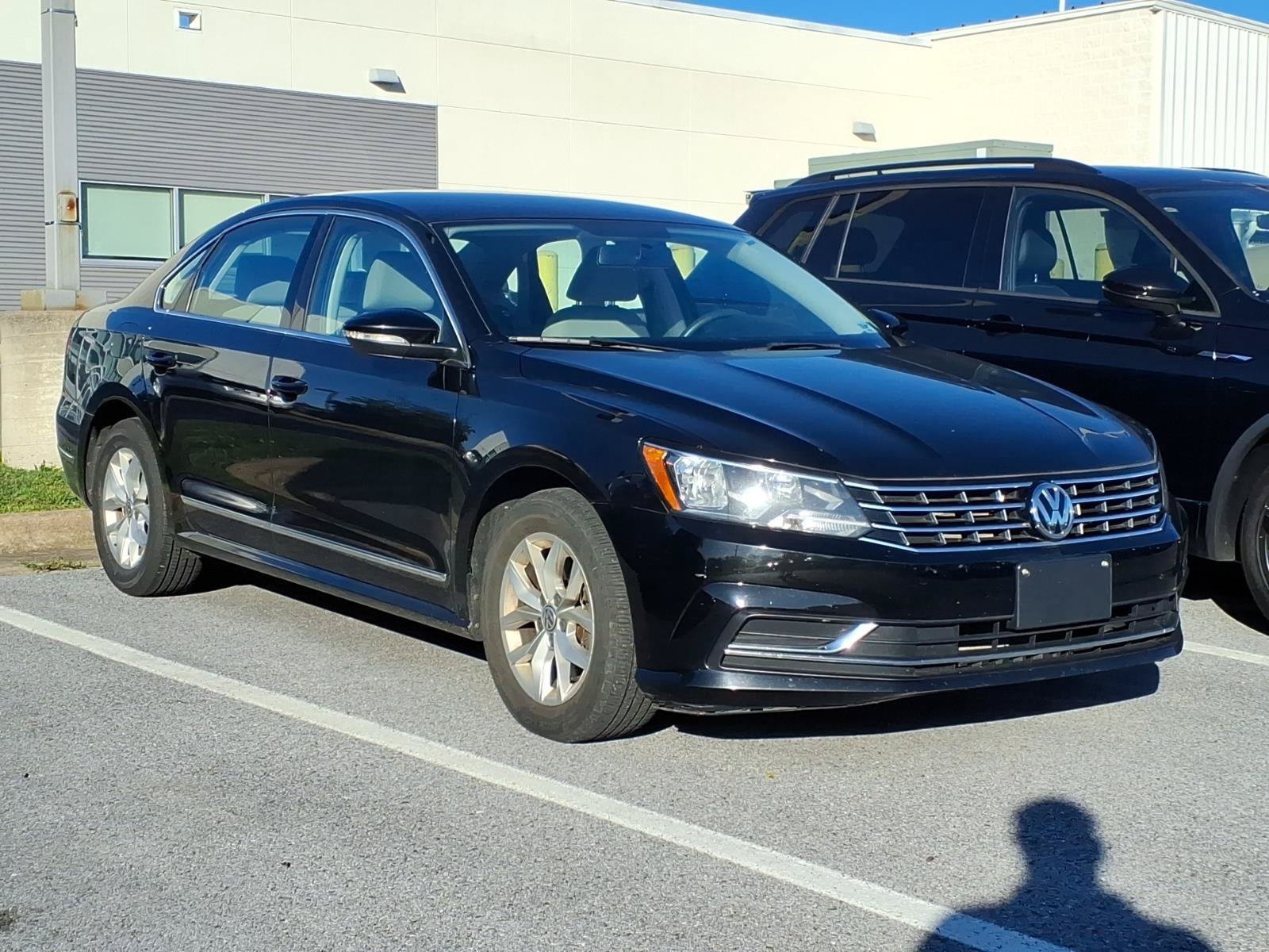 Used 2016 Volkswagen Passat 1.8T S FWD image 2