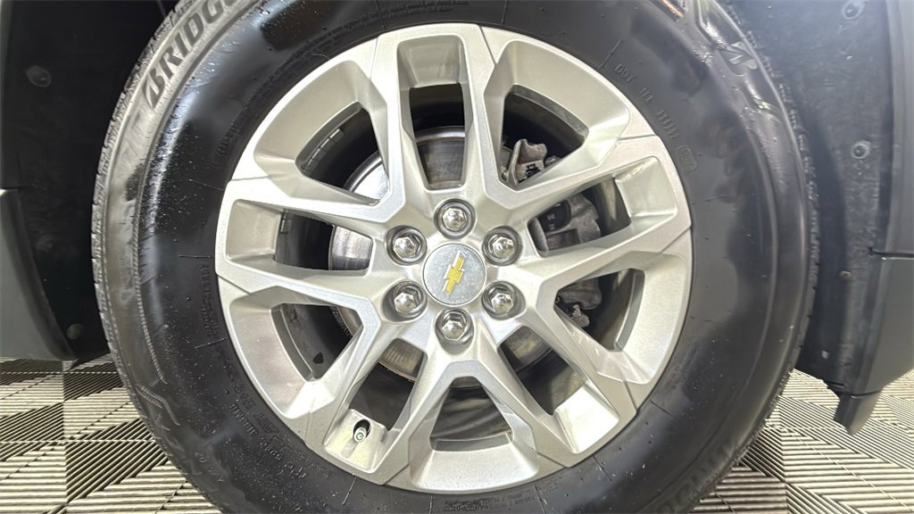 Used 2021 Chevrolet Traverse LT image 34