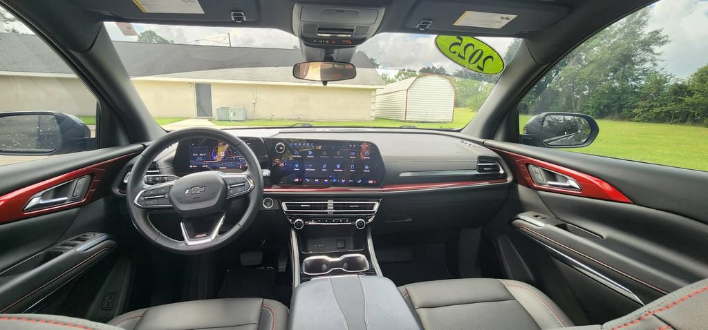 Used 2025 Chevrolet Traverse Z71 w/ LPO, Floor Liner Package AWD/4WD image 22
