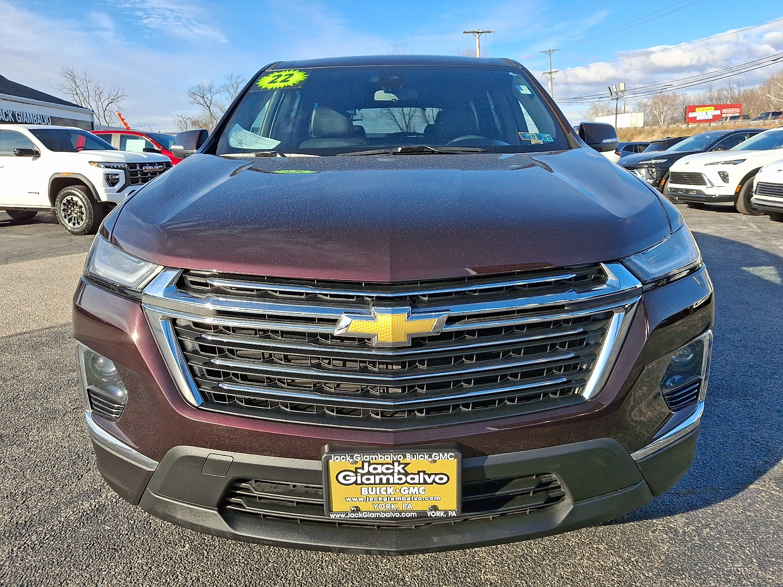 Used 2022 Chevrolet Traverse LT image 2