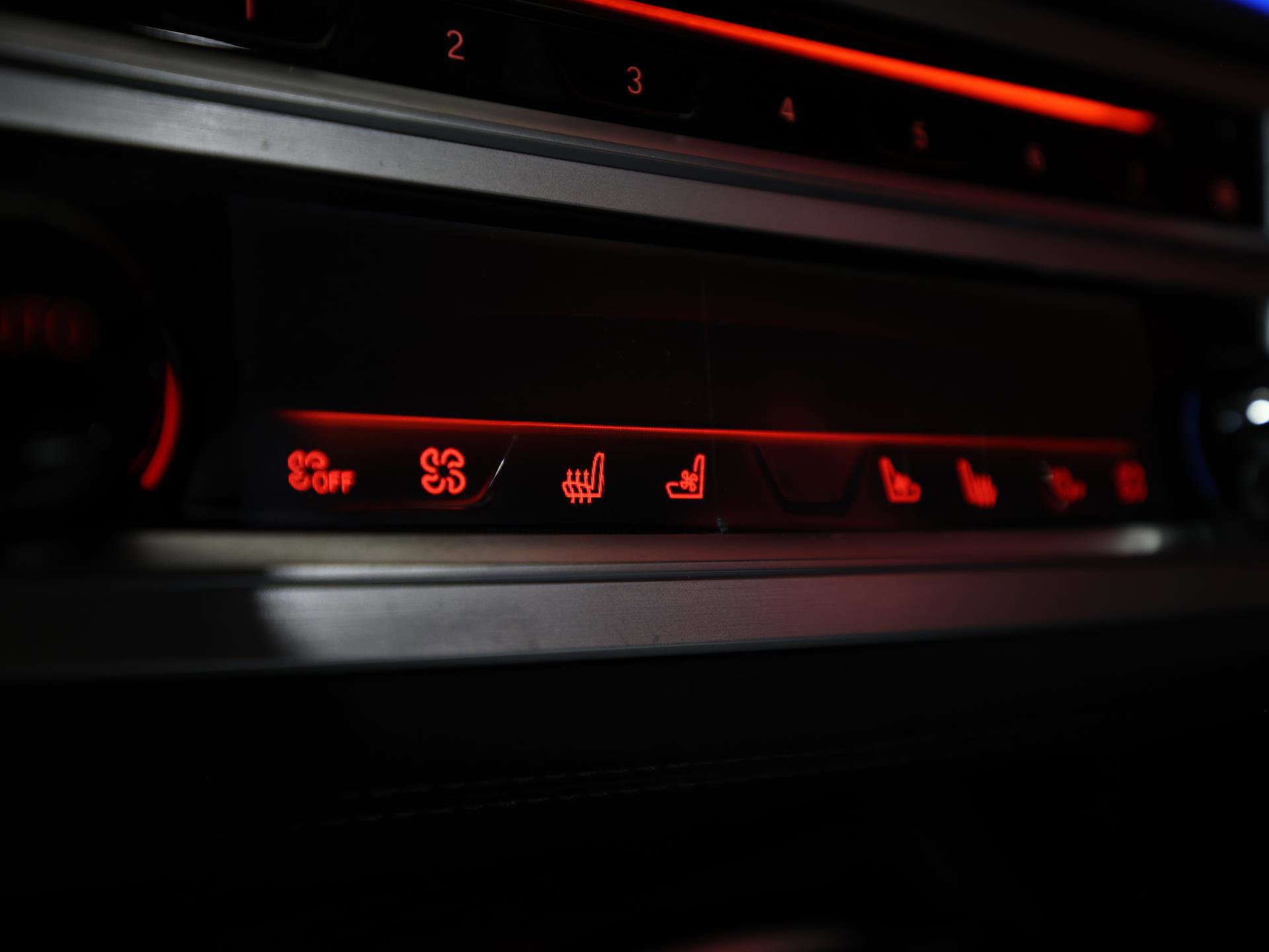 Used 2019 BMW 750i w/ Executive Package RWD image 33