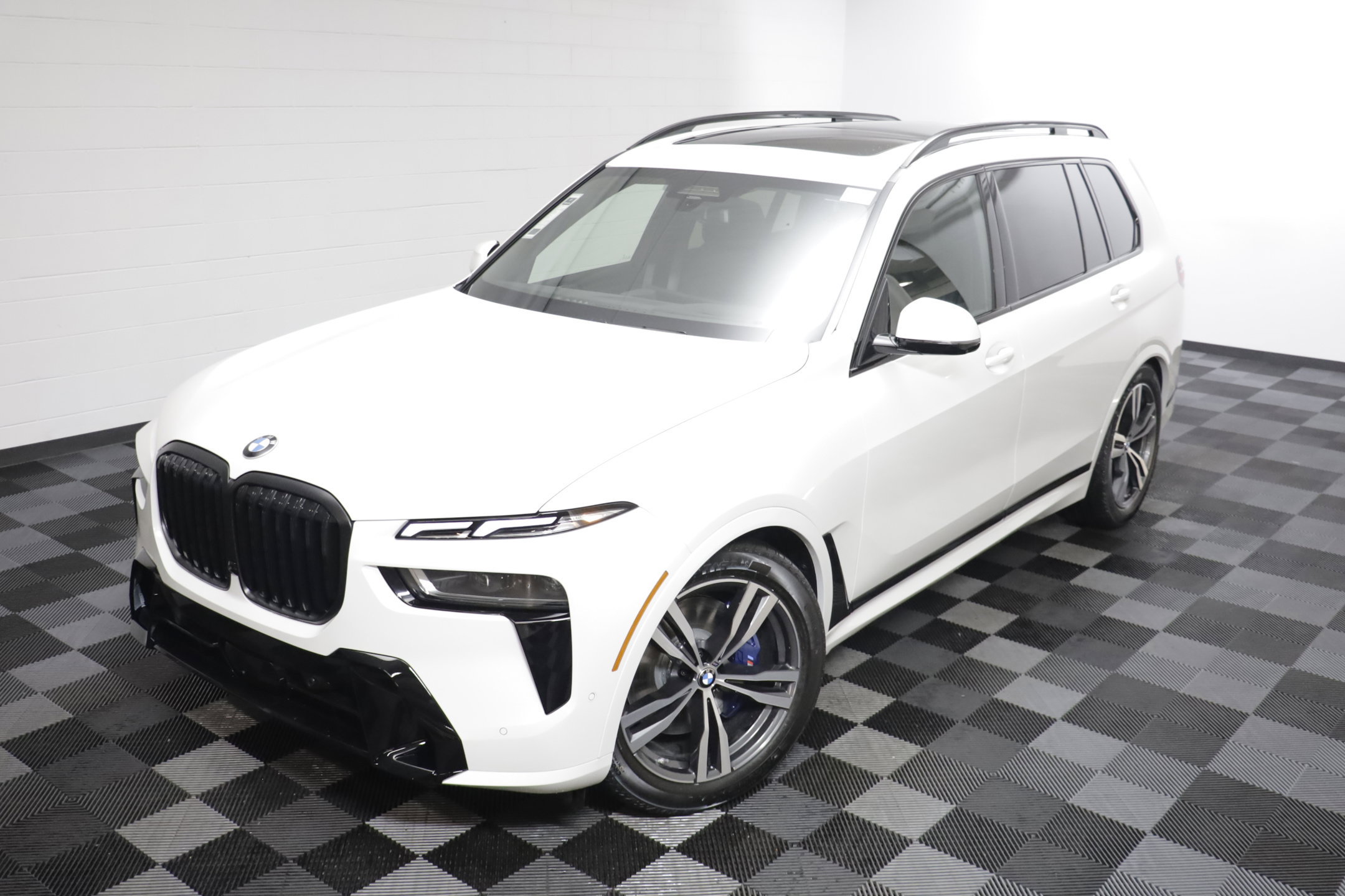 New 2027 BMW X7 xDrive40i w/ M Sport Package AWD/4WD image 2