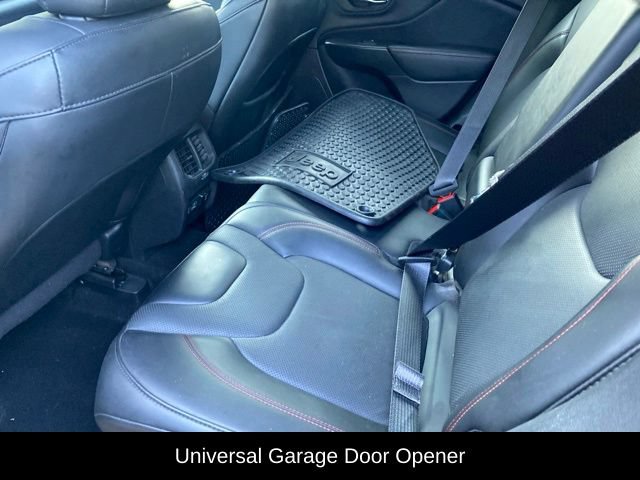 Used 2022 Jeep Cherokee Trailhawk w/ Premium Leather Package AWD/4WD image 12