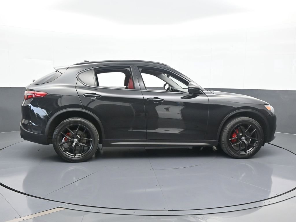Used 2019 Alfa Romeo Stelvio w/ Nero Edizione image 7