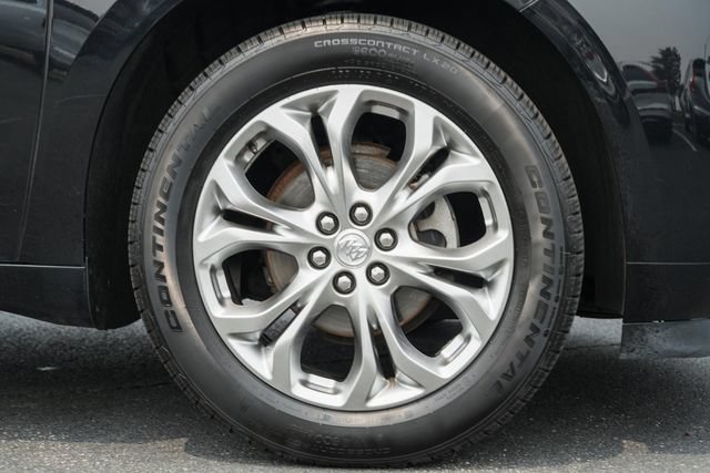 Used 2020 Buick Enclave Avenir w/ Avenir Technology Package AWD/4WD image 18