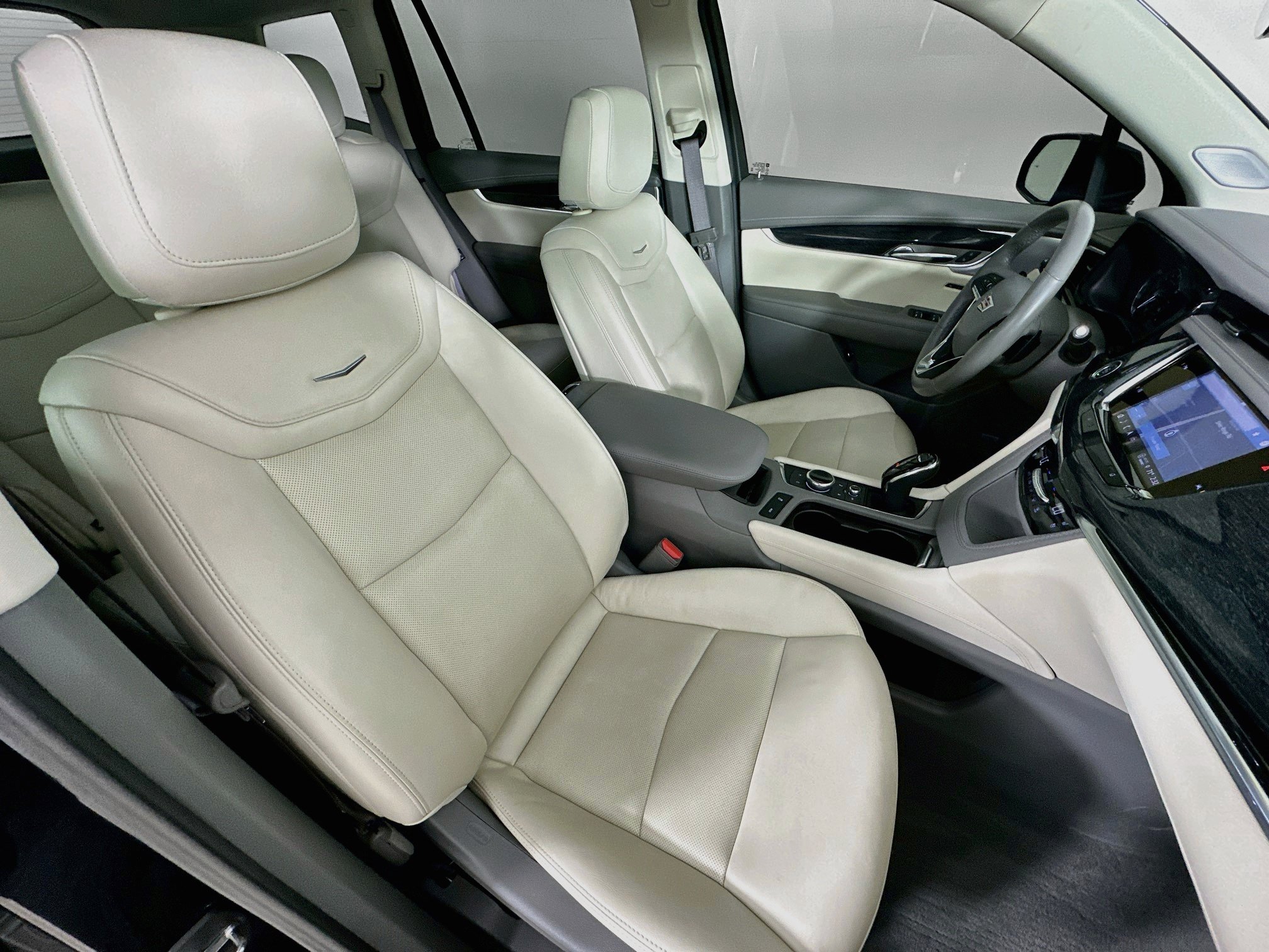 Used 2023 Cadillac XT6 Premium Luxury AWD/4WD image 37
