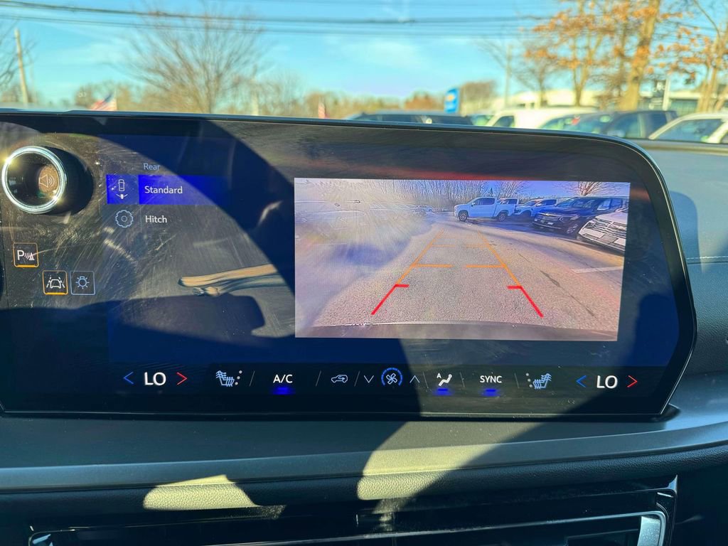 Used 2026 Chevrolet Traverse LT AWD/4WD image 27