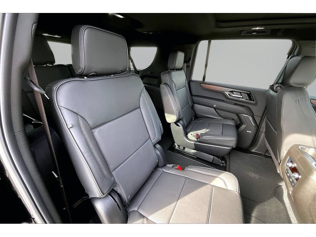 New 2026 GMC Yukon XL Denali w/ Denali Reserve Package AWD/4WD image 9
