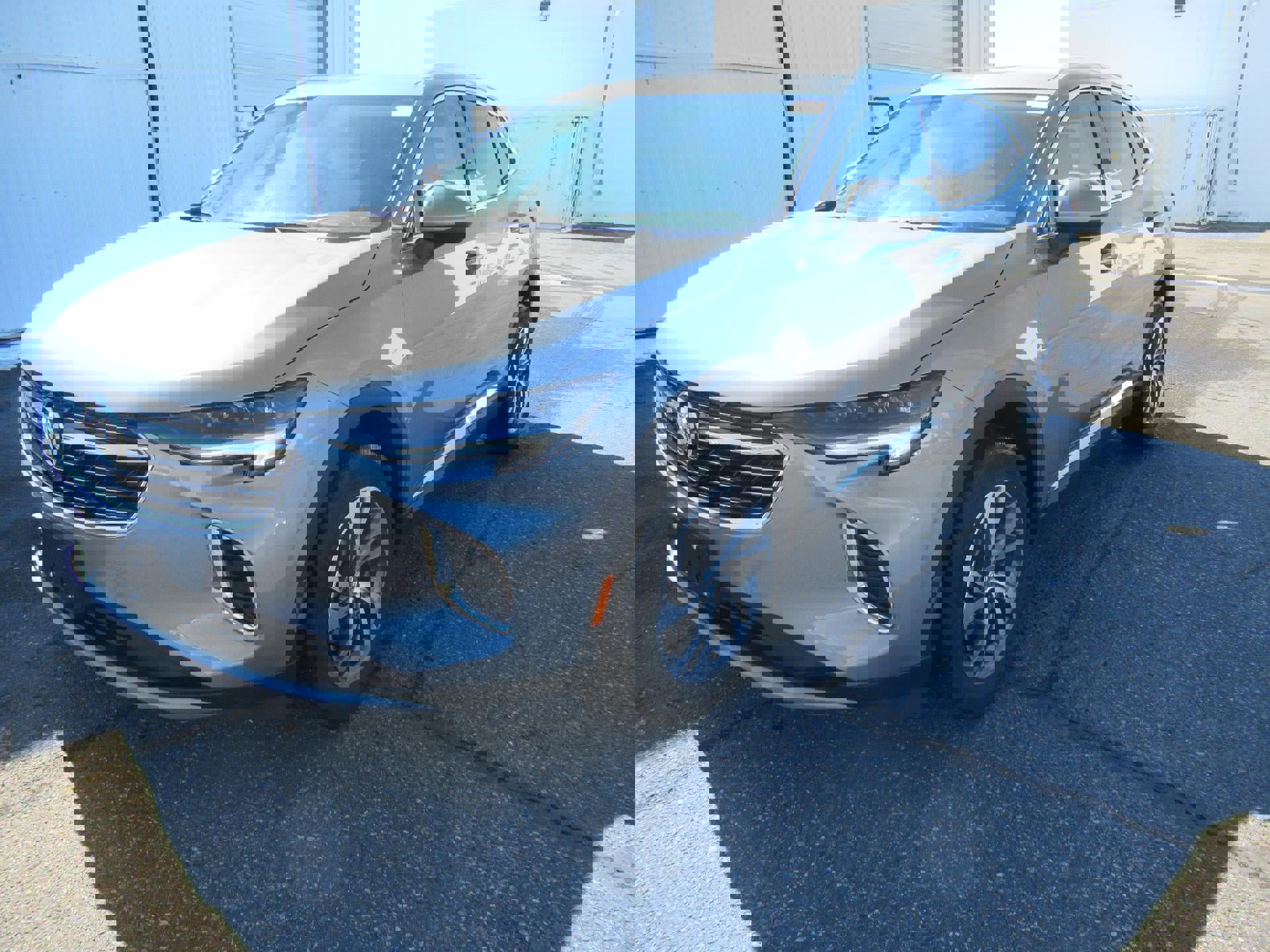 Certified 2023 Buick Envision Essence image 1