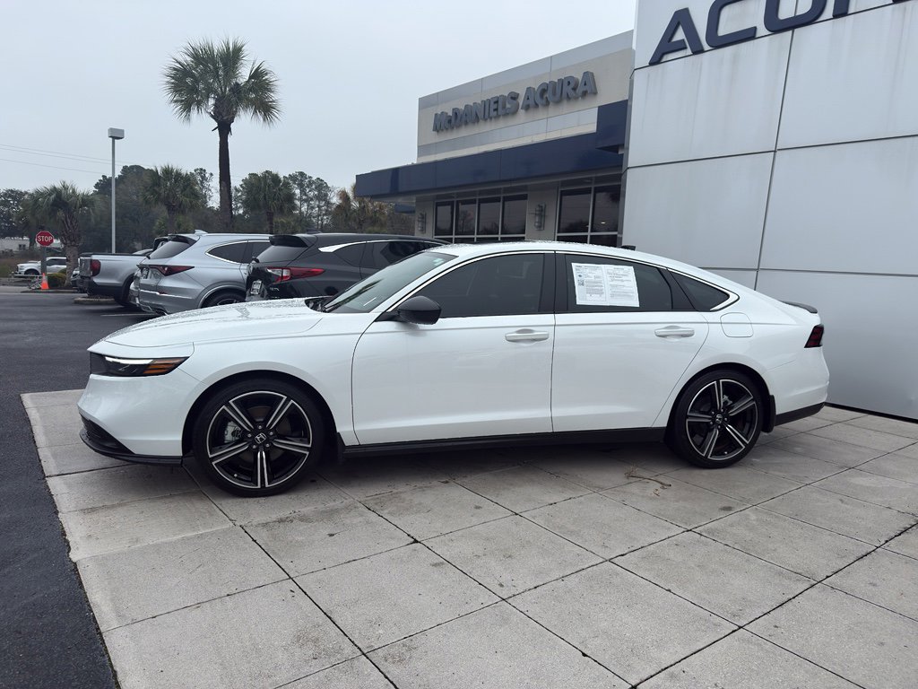 Used 2025 Honda Accord Sport image 3