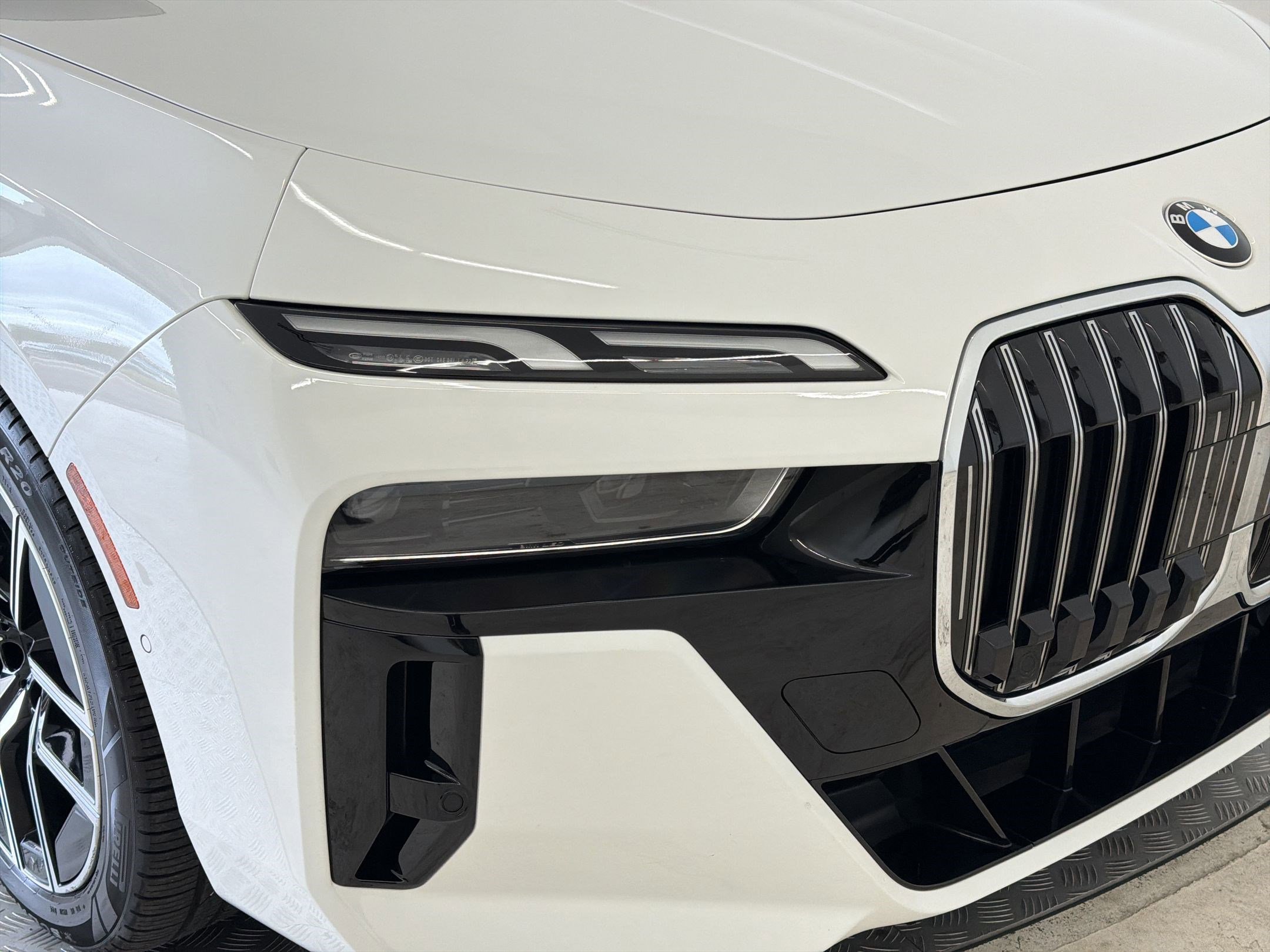 Certified 2024 BMW 760i xDrive AWD/4WD image 11
