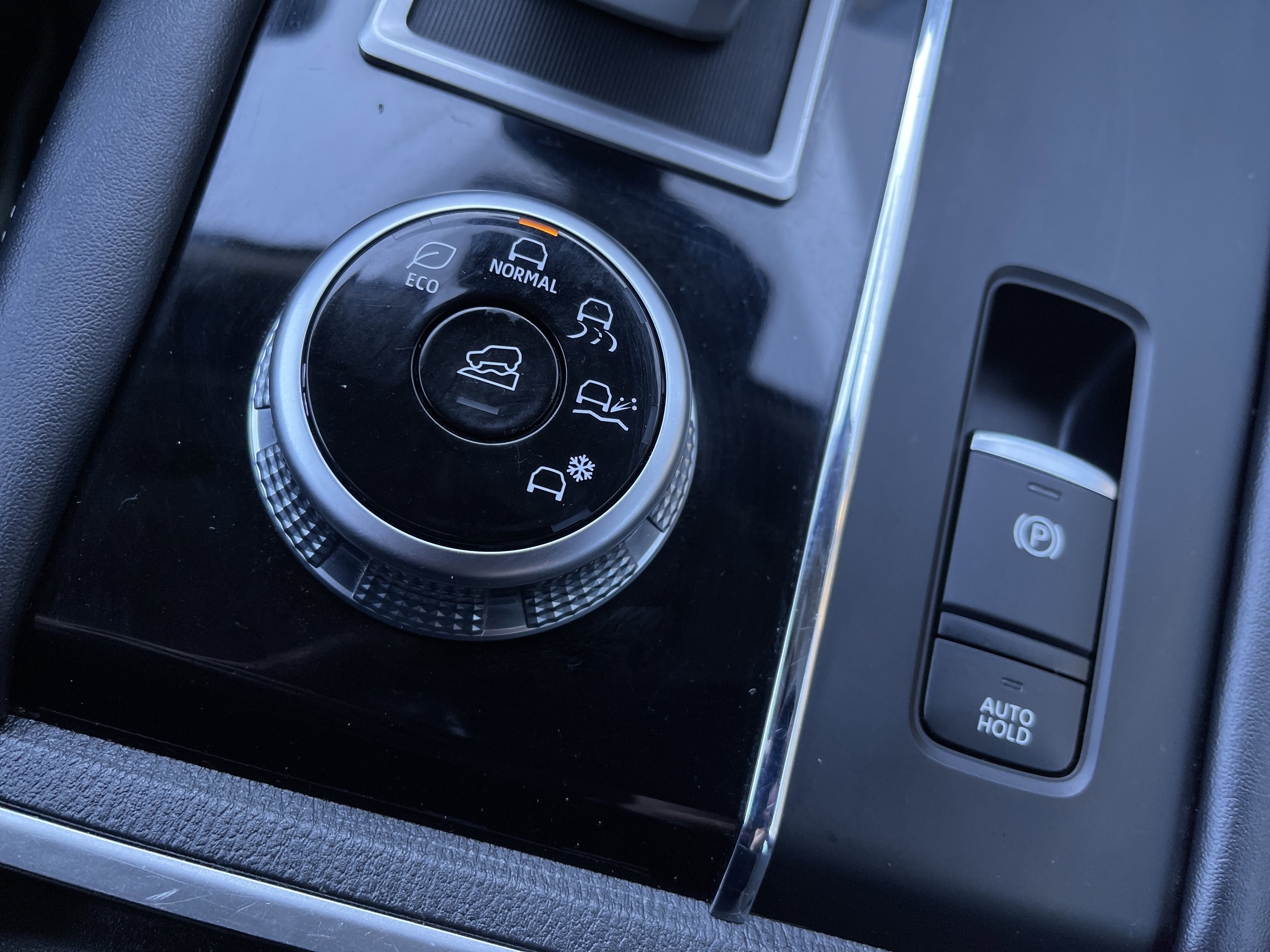 Used 2023 Mitsubishi Outlander SE Black Edition image 32