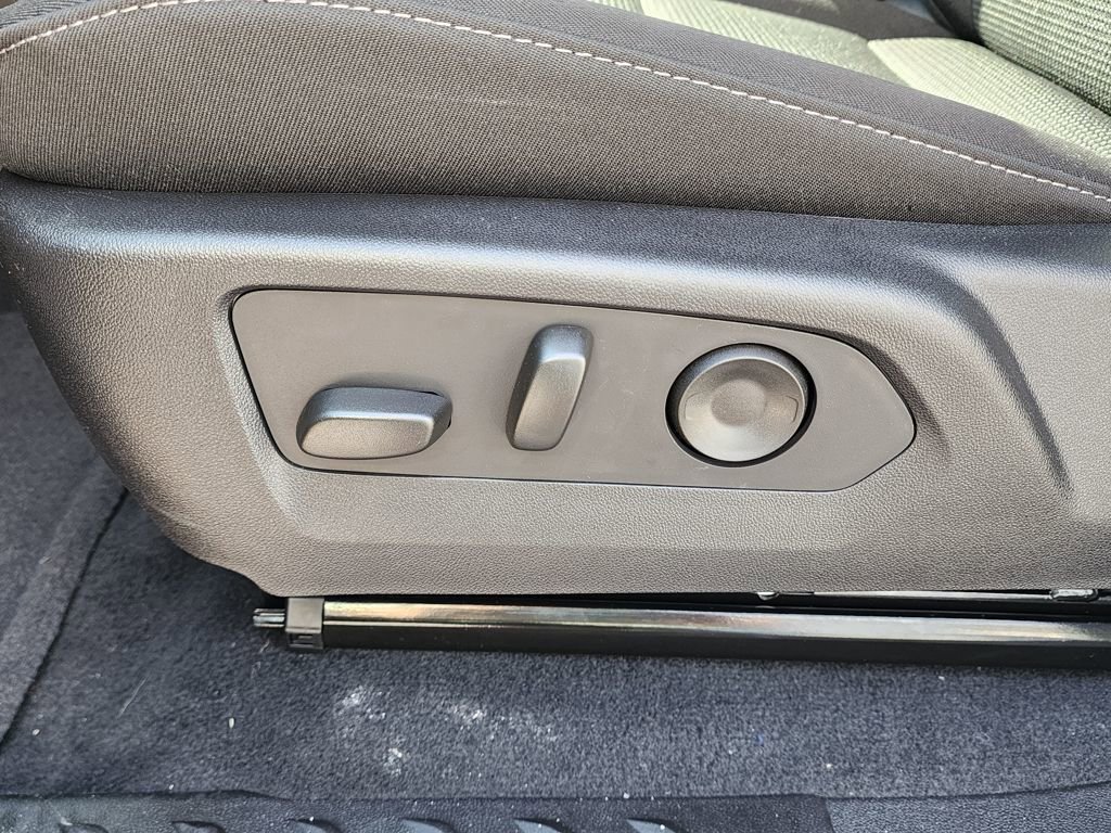 New 2026 GMC Canyon Elevation w/ Convenience Package image 16